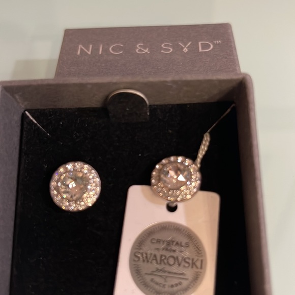 Swarovski Earrings - Picture 2 of 6